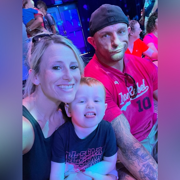 Meet your Posher, Jamie ✨ - Picture 3 of 10